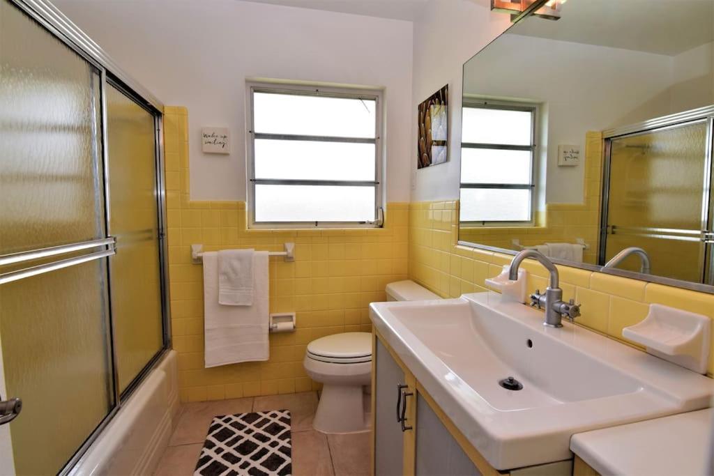 Holiday home Rowena House 2bd Den 2bth Heated Pool Near Siesta Key