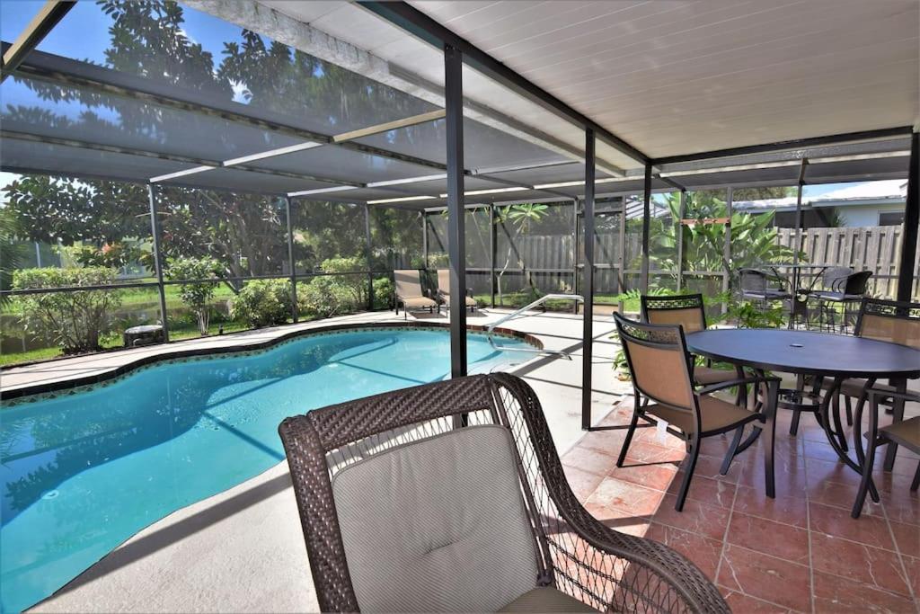 Holiday home Rowena House 2bd Den 2bth Heated Pool Near Siesta Key
