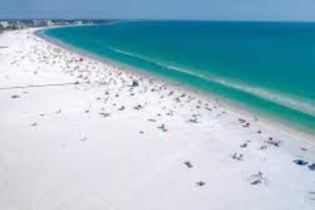 Rowena House 2bd Den 2bth Heated Pool Near Siesta Key Holiday home