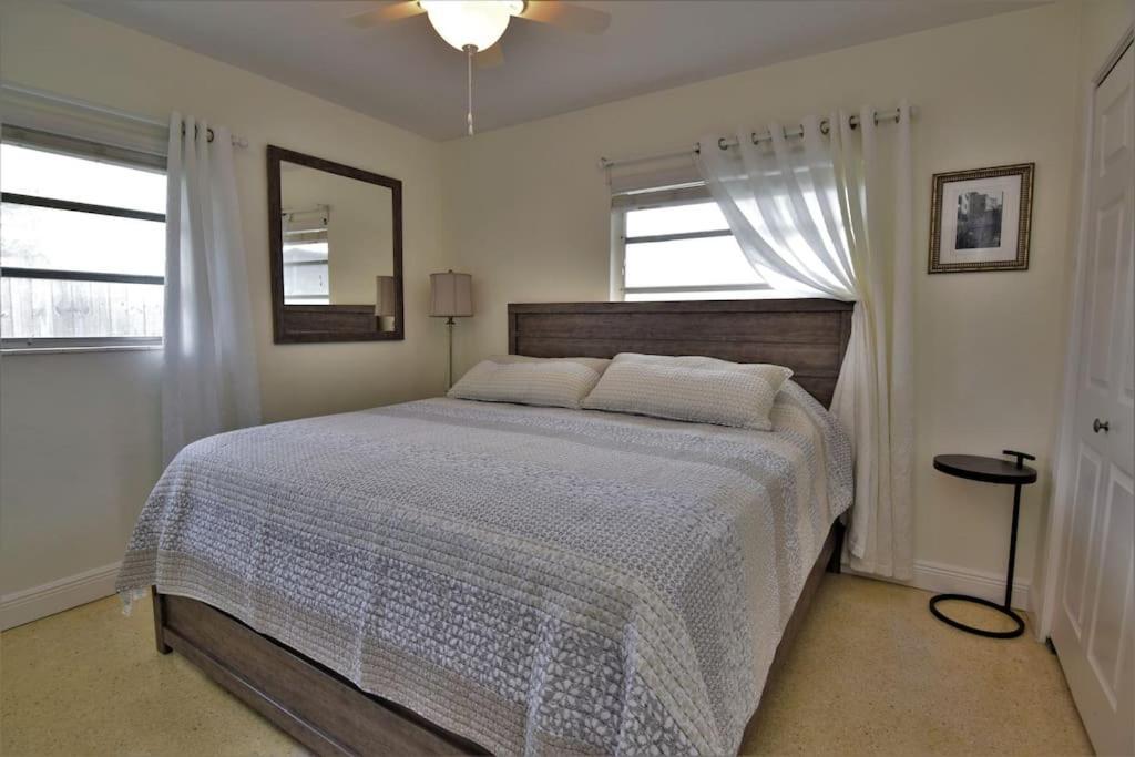Rowena House 2bd Den 2bth Heated Pool Near Siesta Key Sarasota
