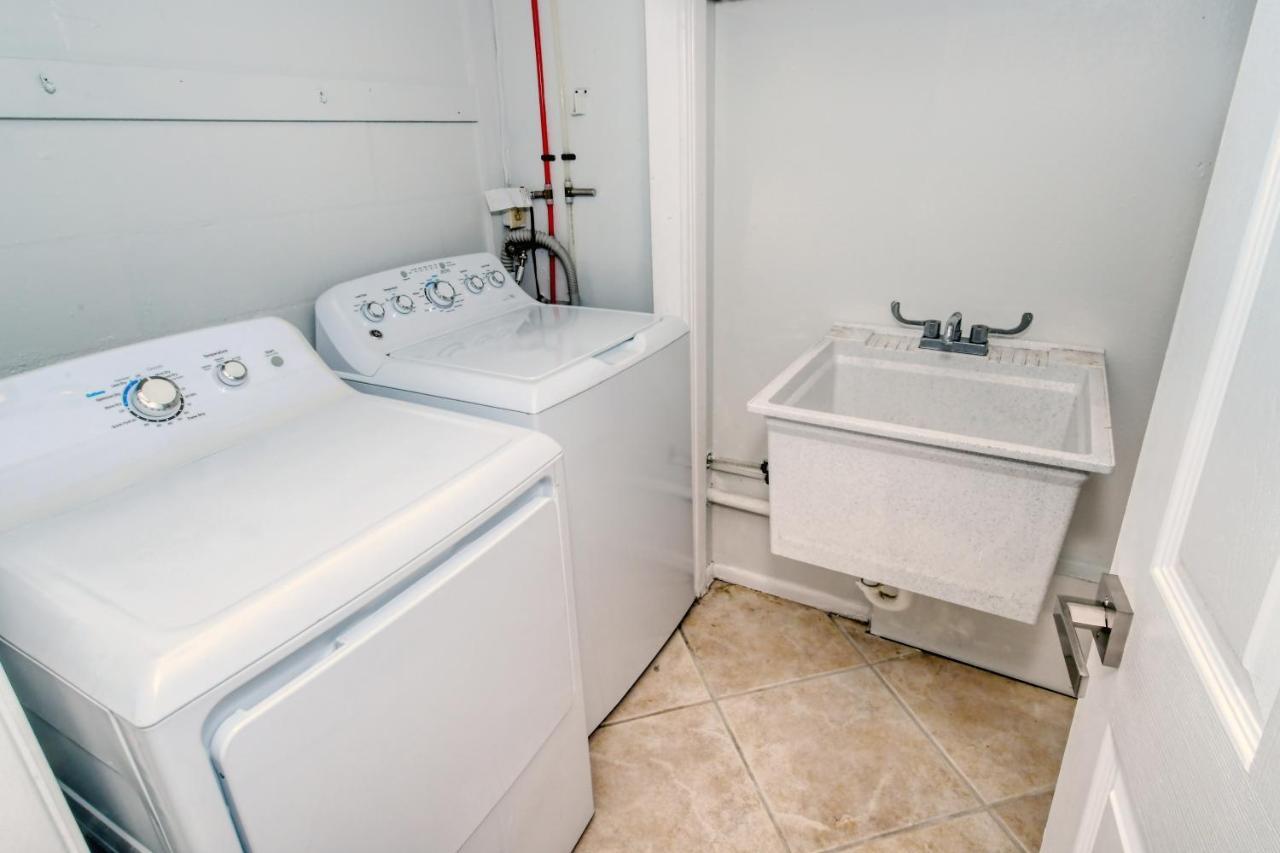 Holiday home Walk To Beach, Restaurants, Shopping/hot Tub! Sarasota