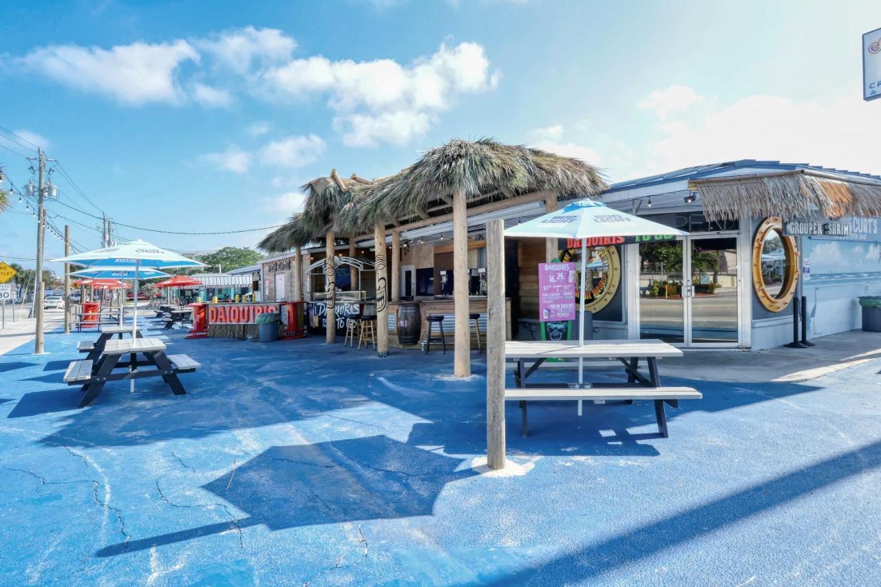 Holiday home Walk To Beach, Restaurants, Shopping/hot Tub!