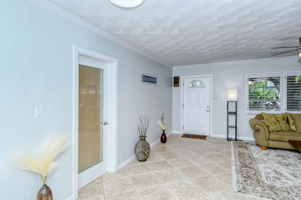 Holiday home Walk To Beach, Restaurants, Shopping/hot Tub!