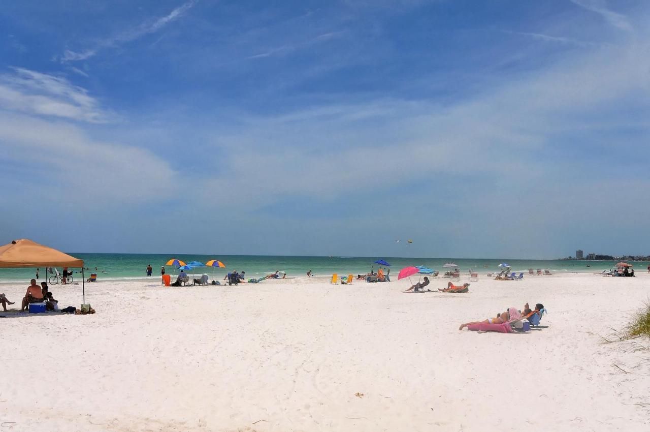 Walk To Beach, Restaurants, Shopping/hot Tub!