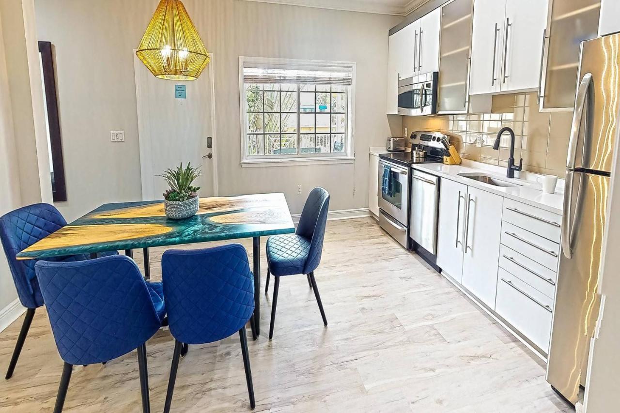 Club Modern C Building Holiday home Sarasota