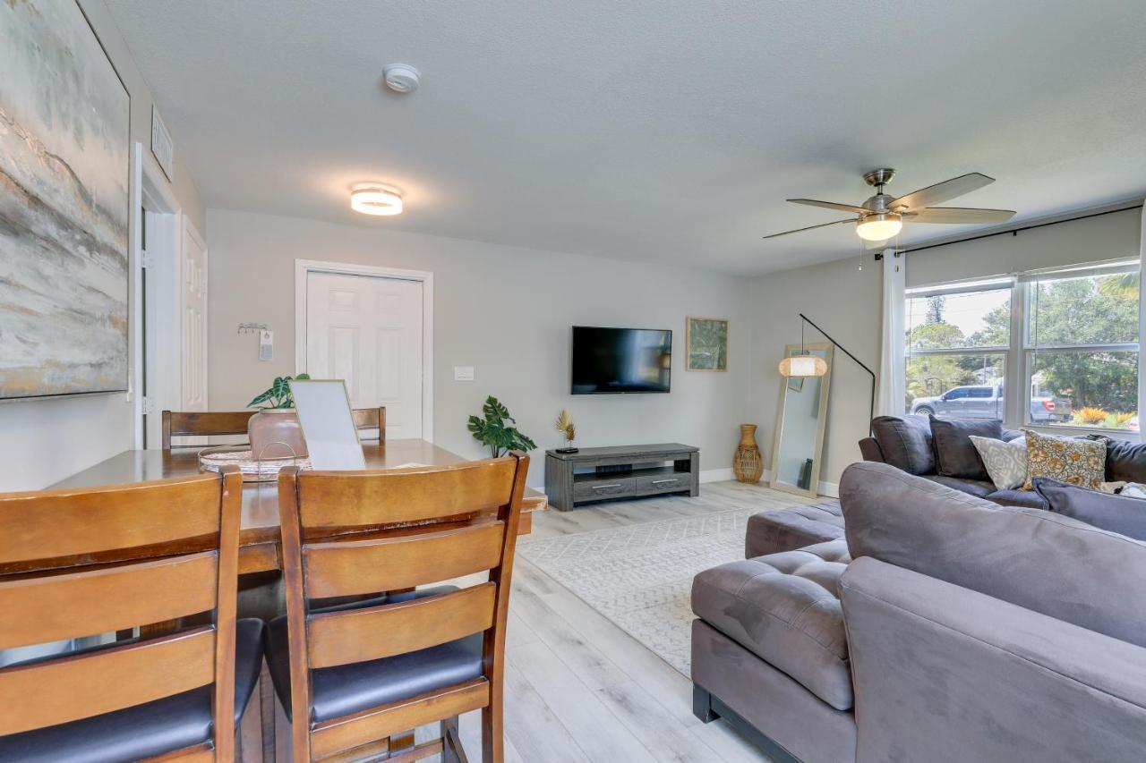 Coastal Minutes To Beach! Apartment