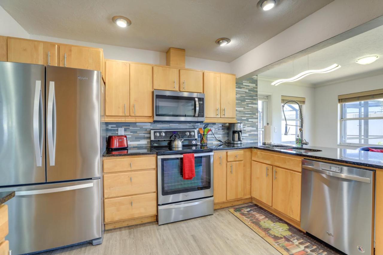 House With Private Pool - 4 Mi To Beach!