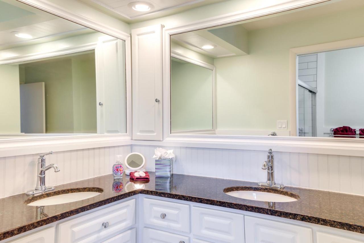 House With Private Pool - 4 Mi To Beach! Holiday home Sarasota
