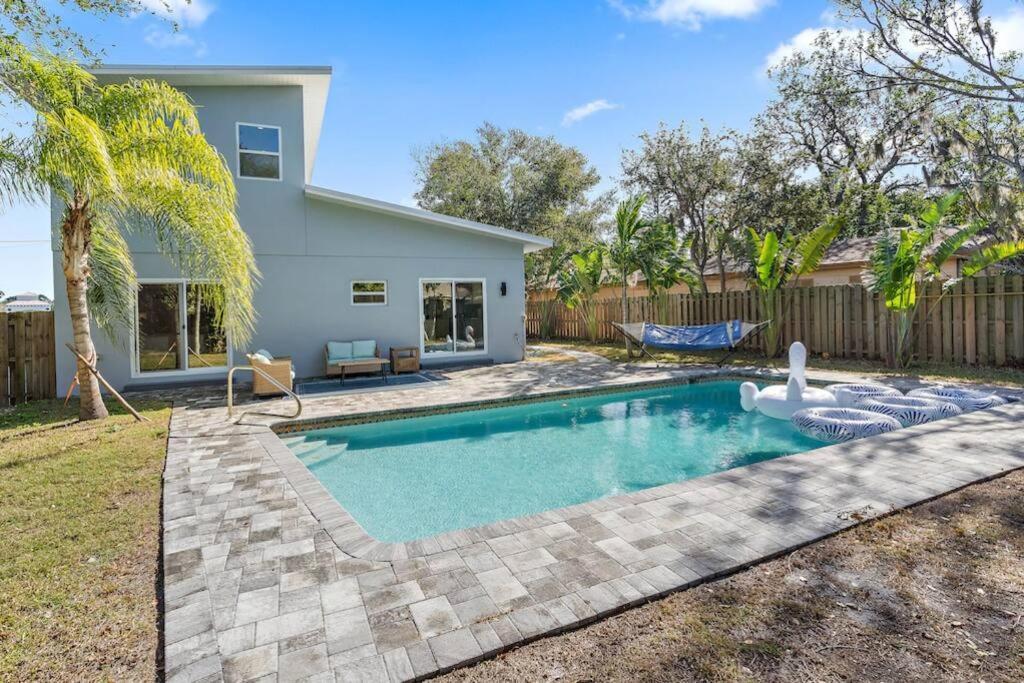 Florida Getaway With Backyard Pool Oasis