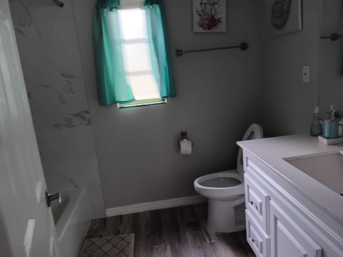 Beautiful 3/2 In Internal Name: 1840 Glengary Holiday home Sarasota