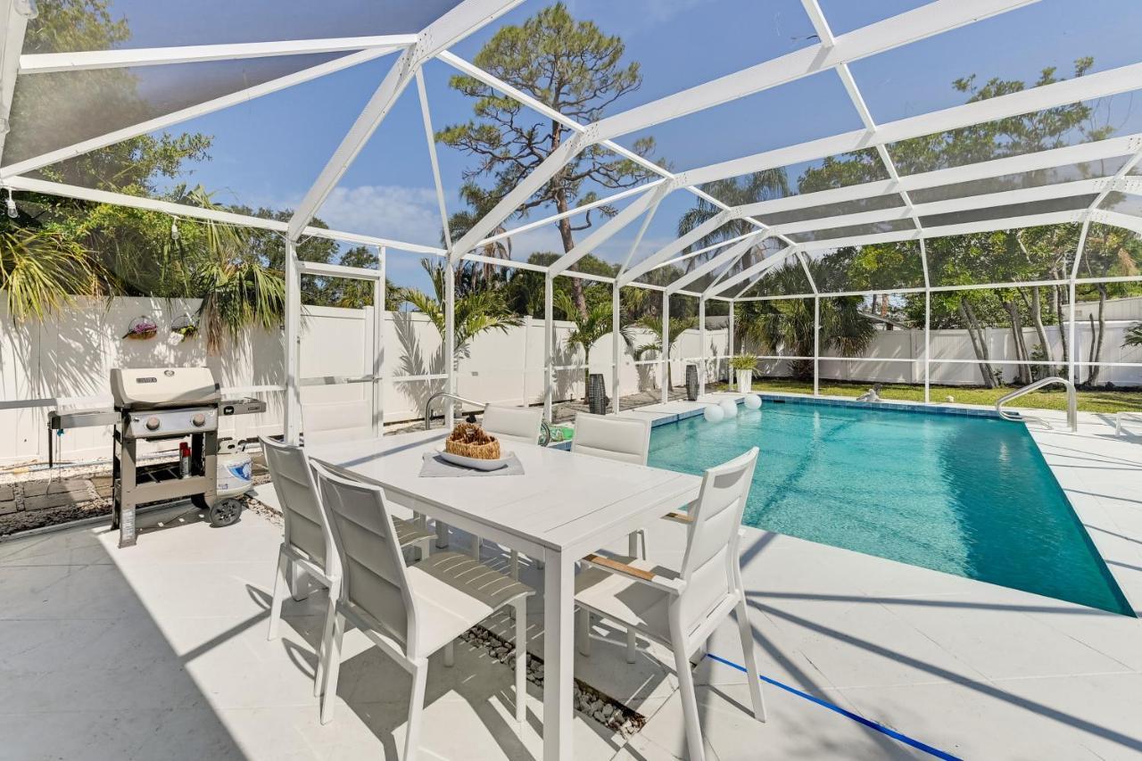 Sunny With Pool Near Siesta Key Beach! Holiday home Sarasota