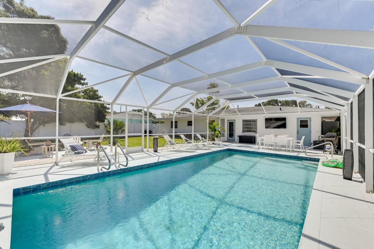 Sunny With Pool Near Siesta Key Beach! Sarasota