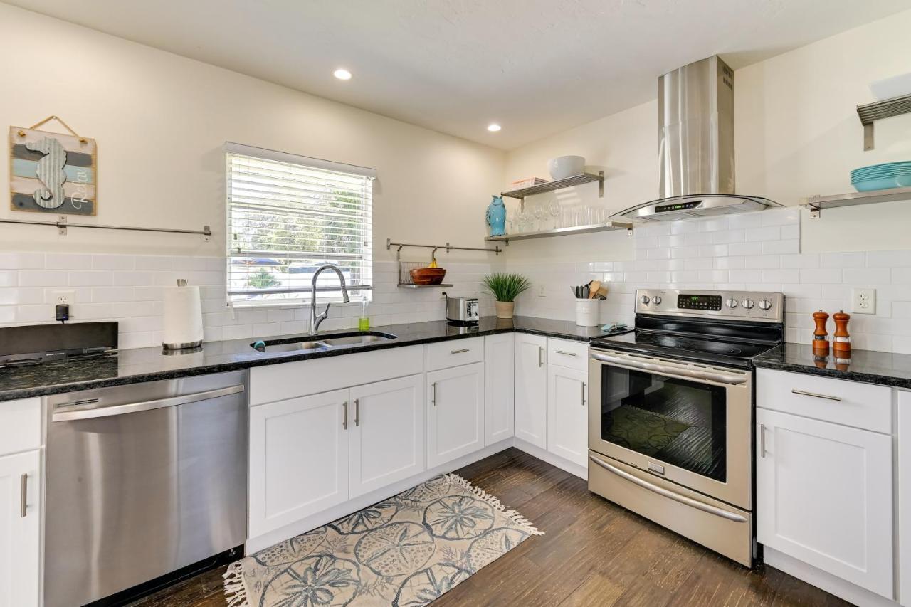 Sunny With Pool Near Siesta Key Beach! * Sarasota