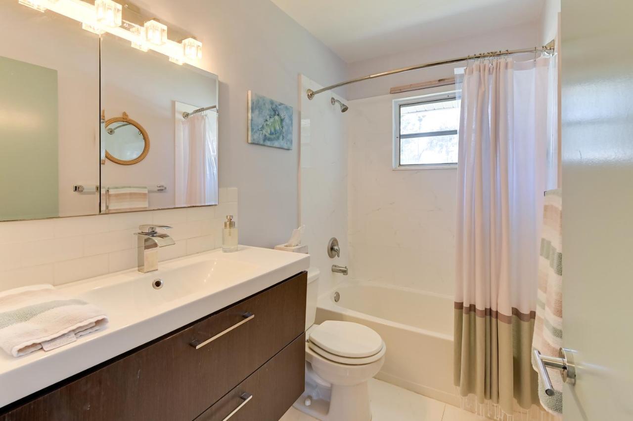 Sunny With Pool Near Siesta Key Beach! Holiday home Sarasota