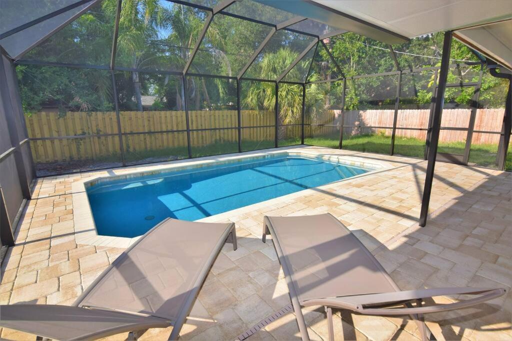New England 3bd 2bt Heated Pool Close To Siesta Holiday home Sarasota
