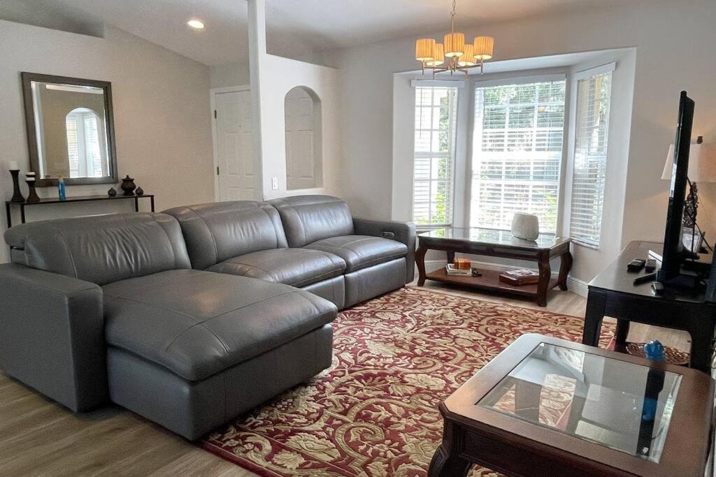 Bernice 3bd2bth With Heated Pool Near Siesta Key!