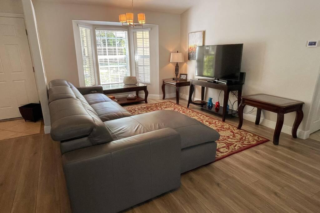 Holiday home Bernice 3bd2bth With Heated Pool Near Siesta Key!