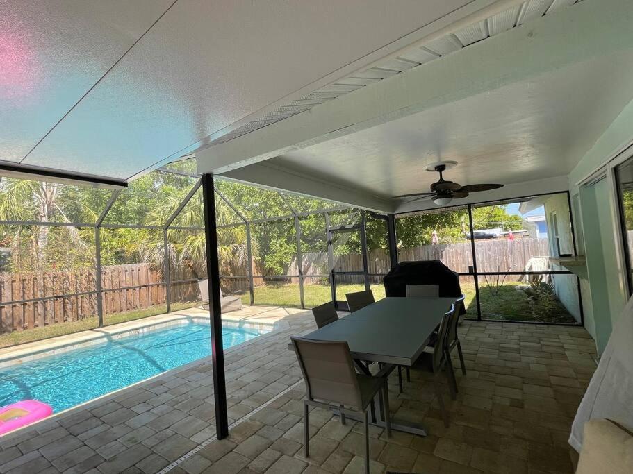New England 3bd 2bt Heated Pool Close To Siesta Holiday home Sarasota
