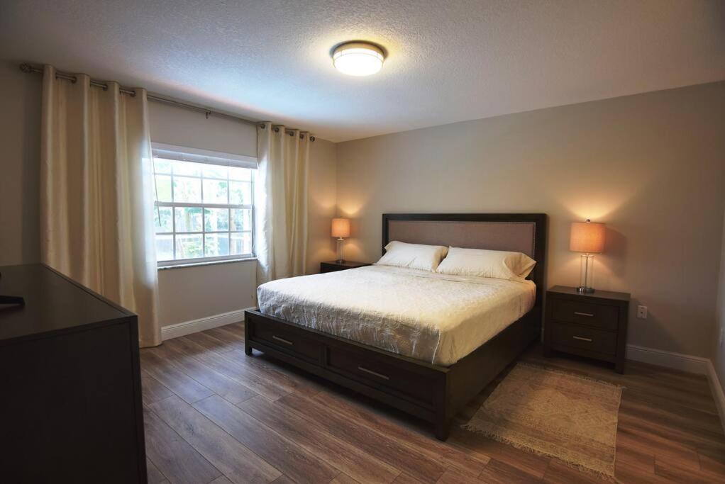 Bernice 3bd2bth With Heated Pool Near Siesta Key! * Sarasota
