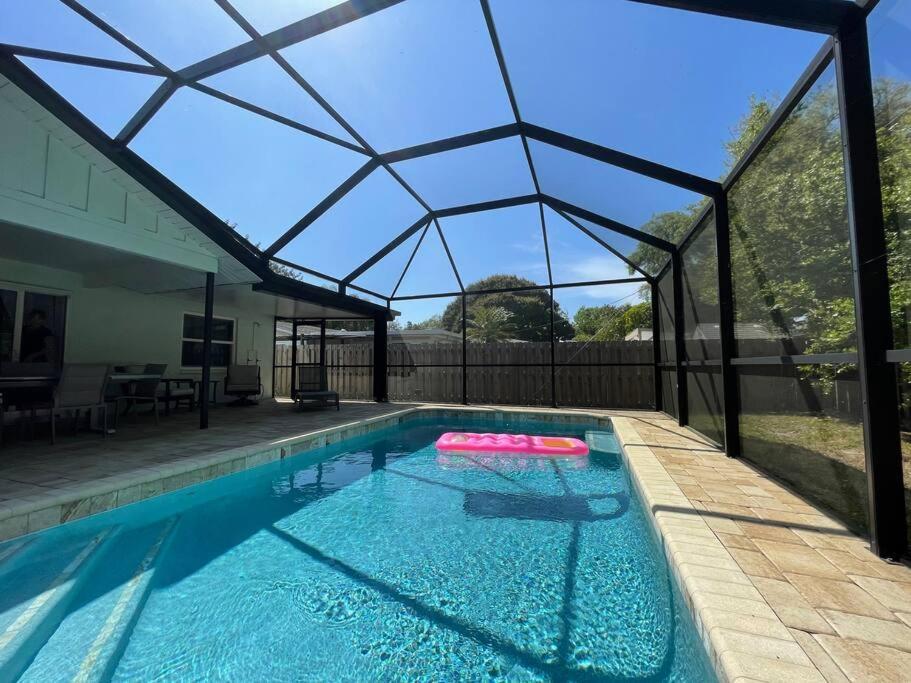 New England 3bd 2bt Heated Pool Close To Siesta Holiday home Sarasota