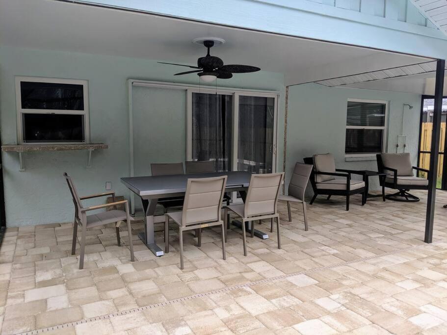 New England 3bd 2bt Heated Pool Close To Siesta