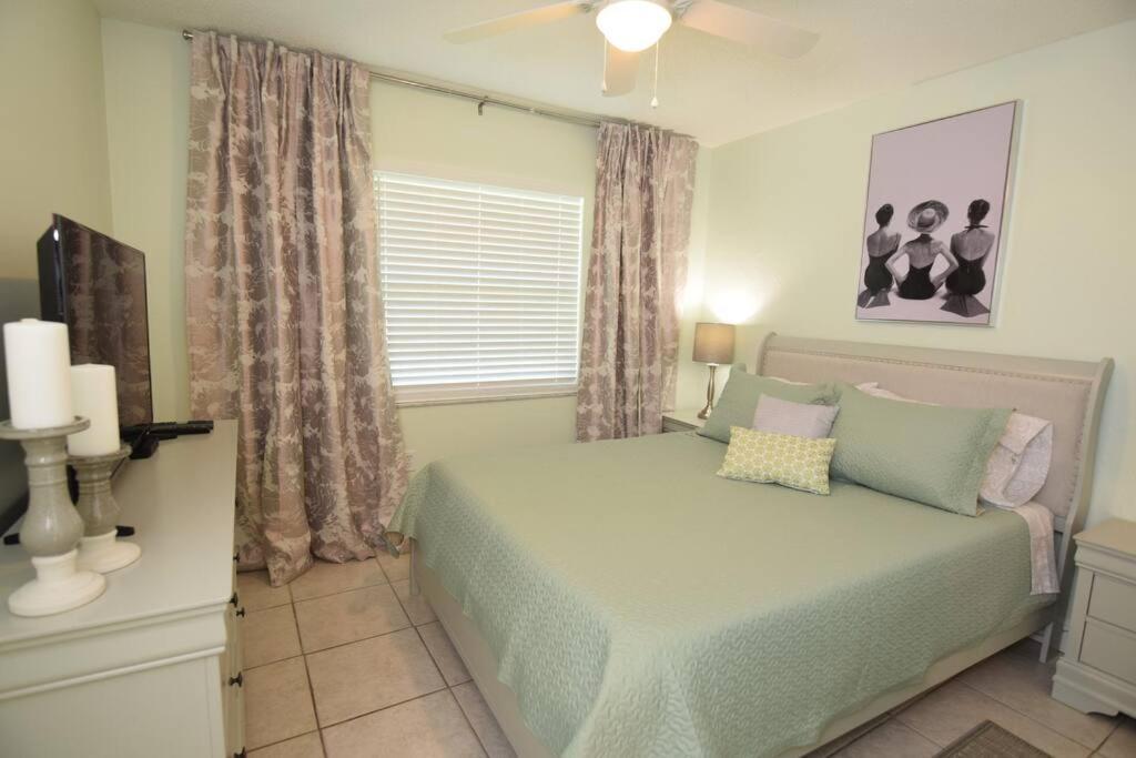 New England 3bd 2bt Heated Pool Close To Siesta *
