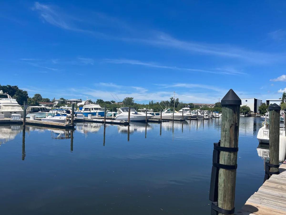 Marina Vibes - Sarasota Hotel