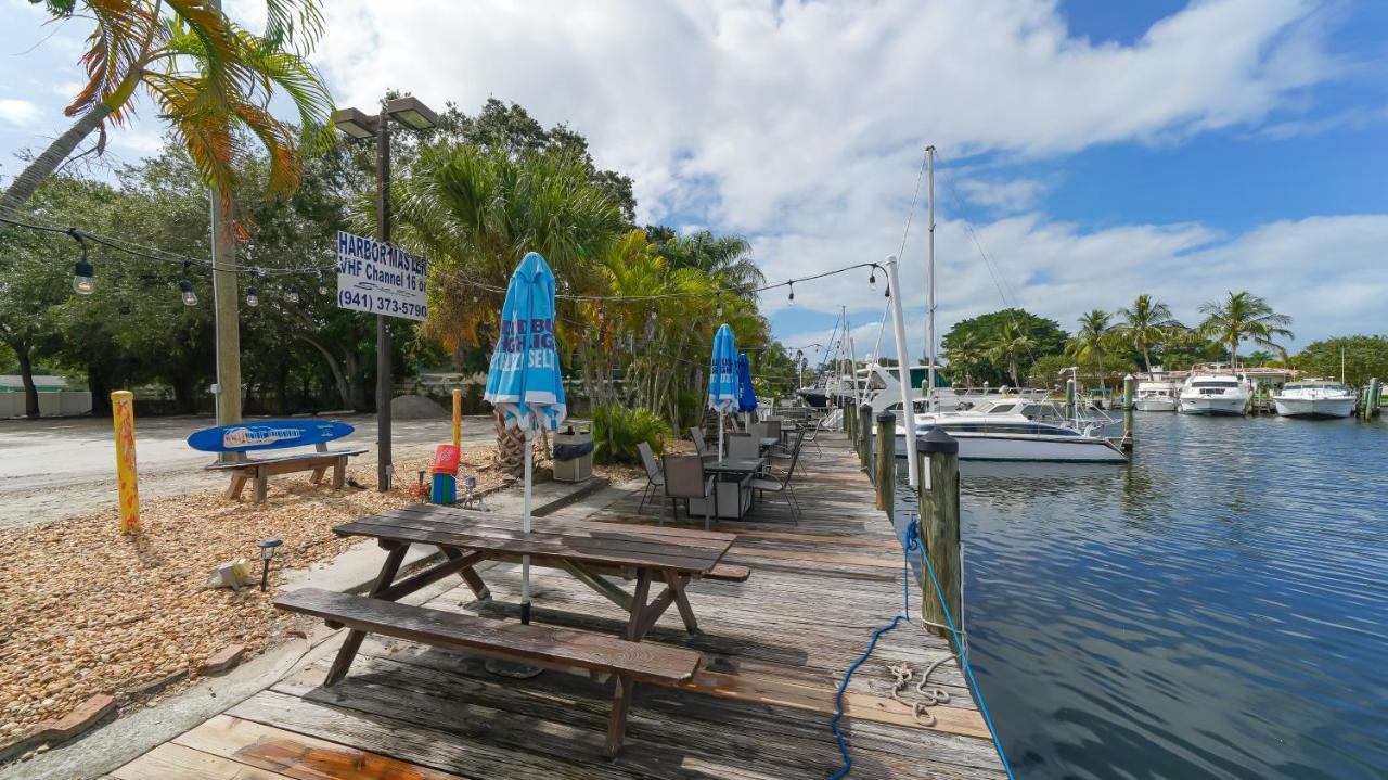 Waterfront Room, Heated Pool, Tiki Bar & Grill Aparthotel Sarasota