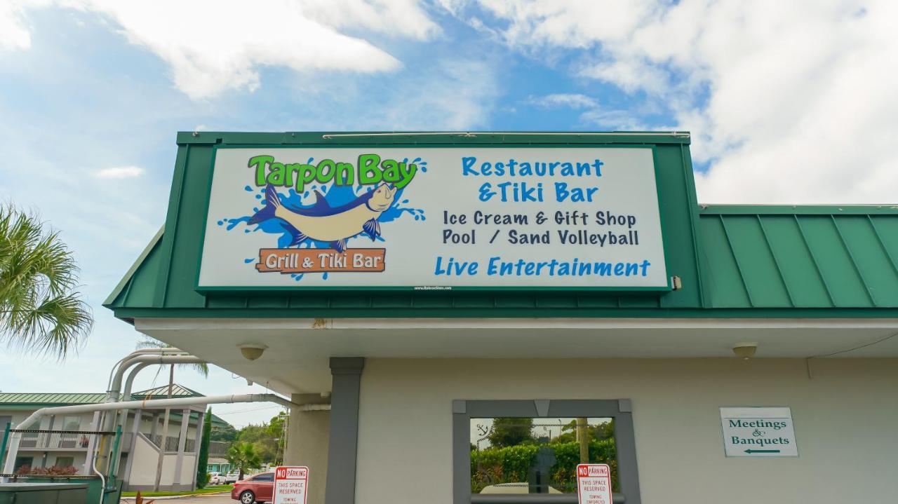 Waterfront Room, Heated Pool, Tiki Bar & Grill Aparthotel Sarasota