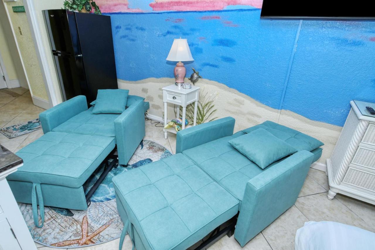 Aparthotel Waterfront Room, Heated Pool, Tiki Bar & Grill *