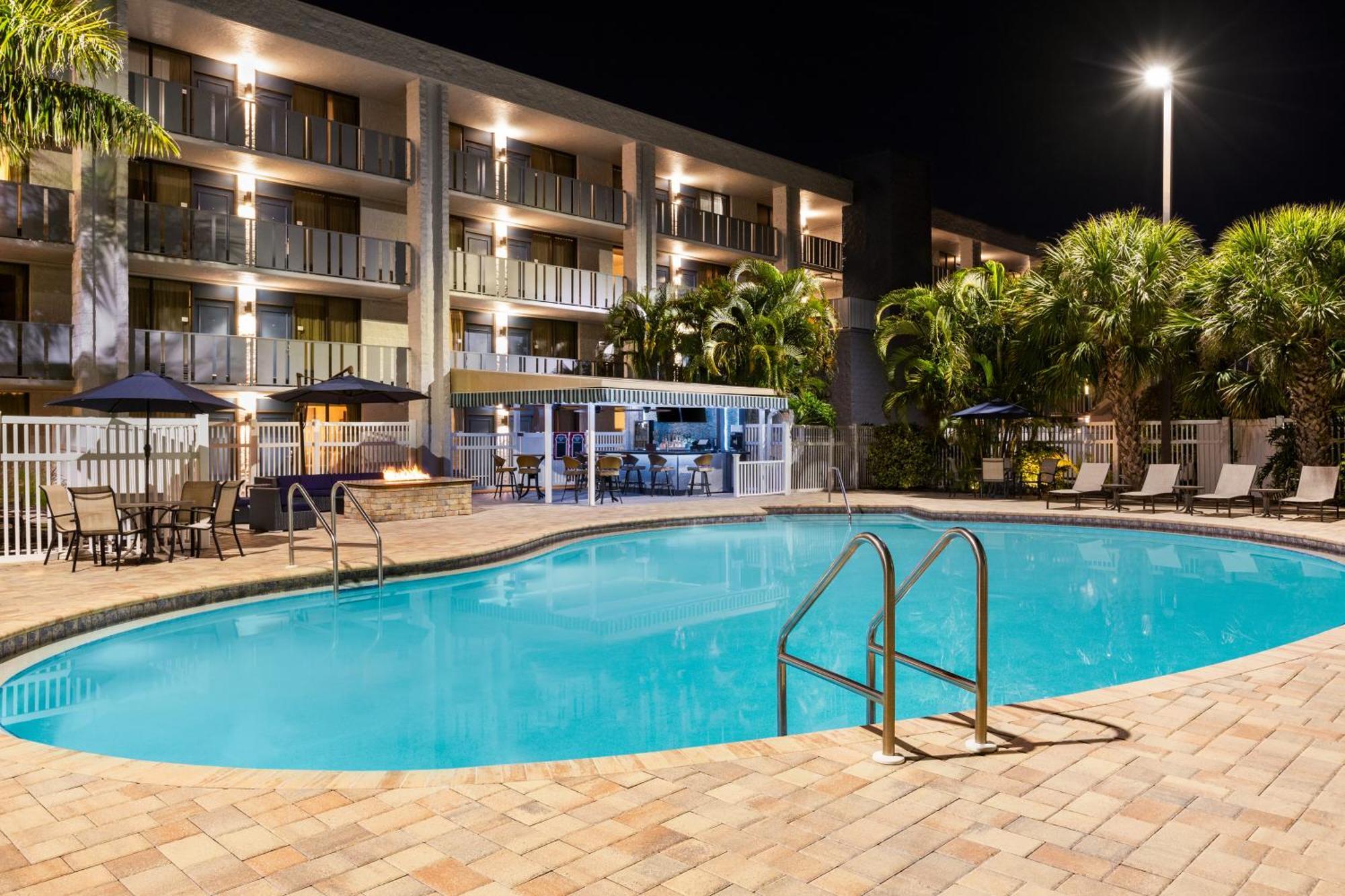 Spark By Hilton Sarasota Siesta Key Gateway 3* Point O'Rocks