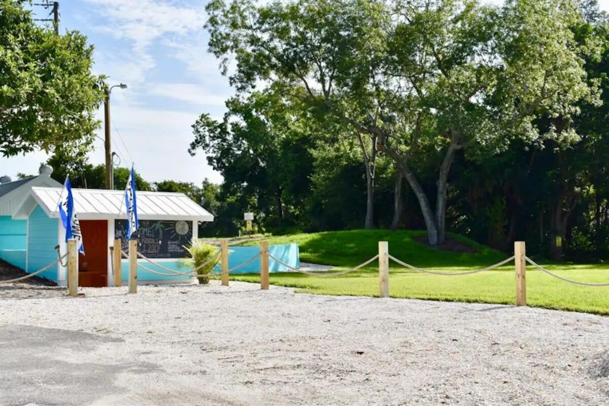 Holiday home Pinecraft Tiny Sarasota