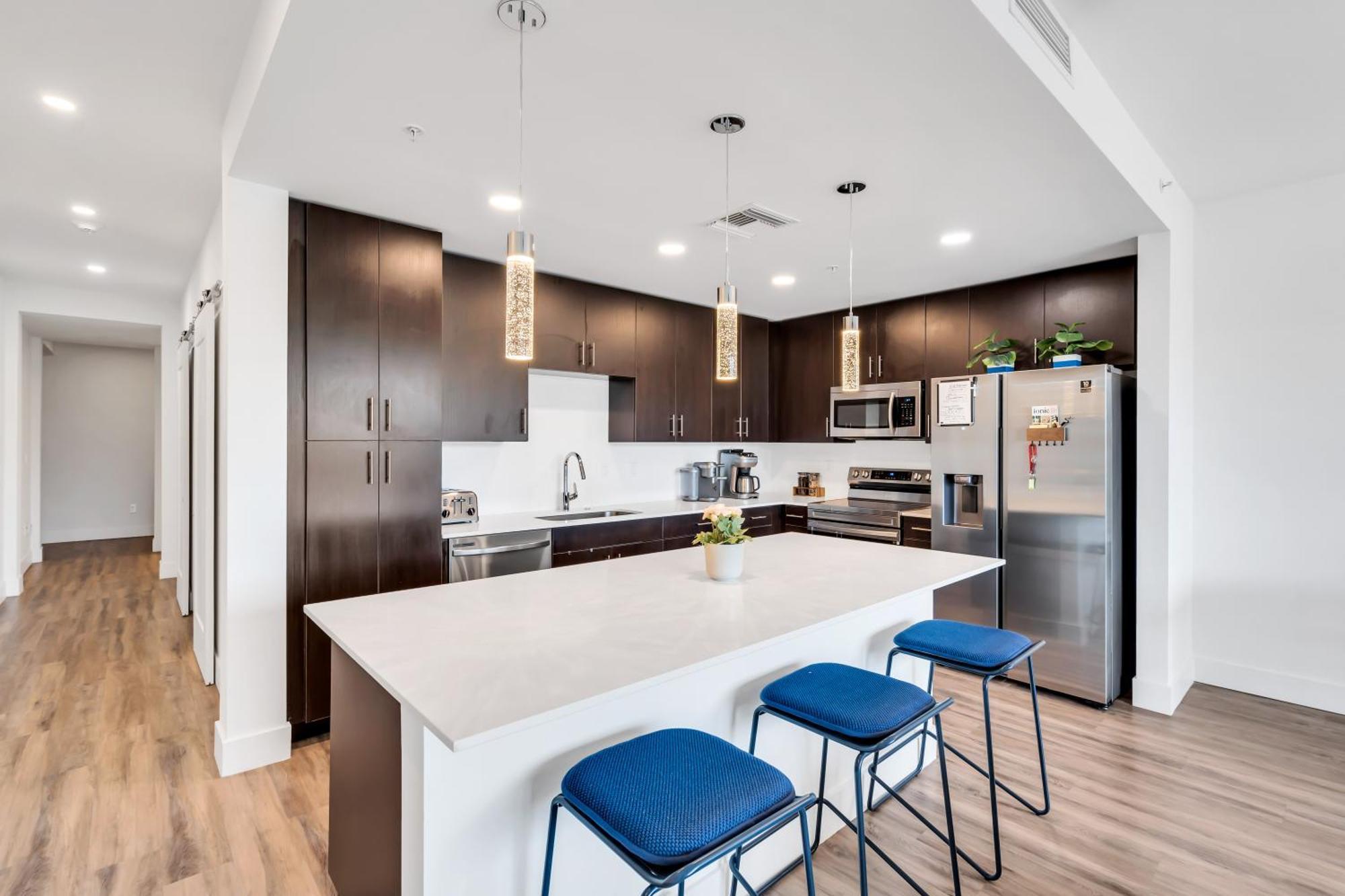 Waterside Retreat: Modern 2br, Mins To & * Sarasota