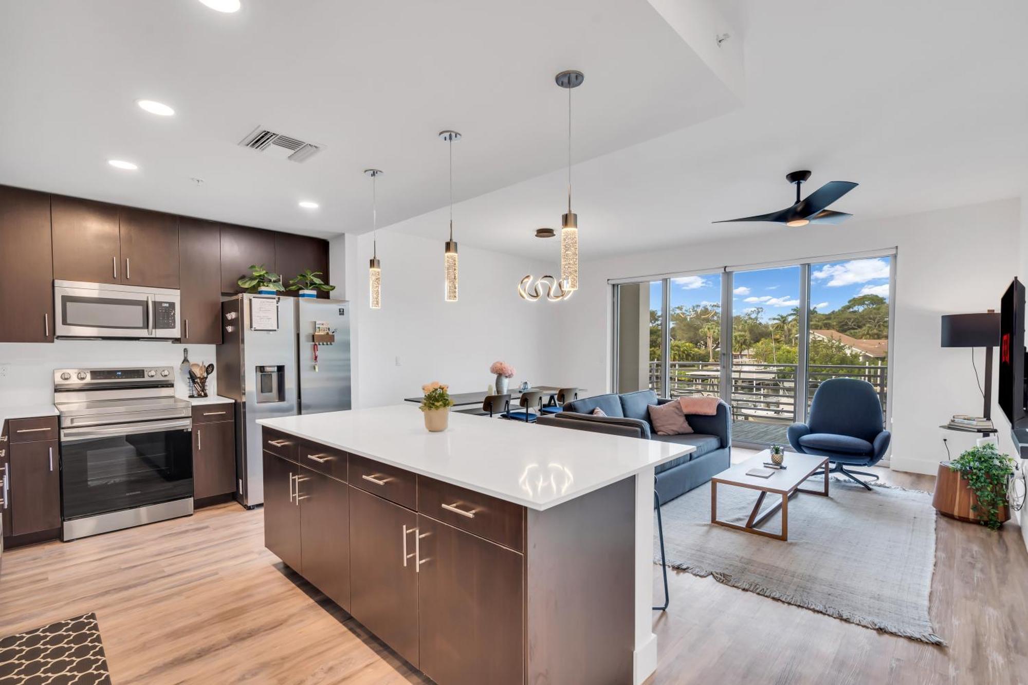 Waterside Retreat: Modern 2br, Mins To & *