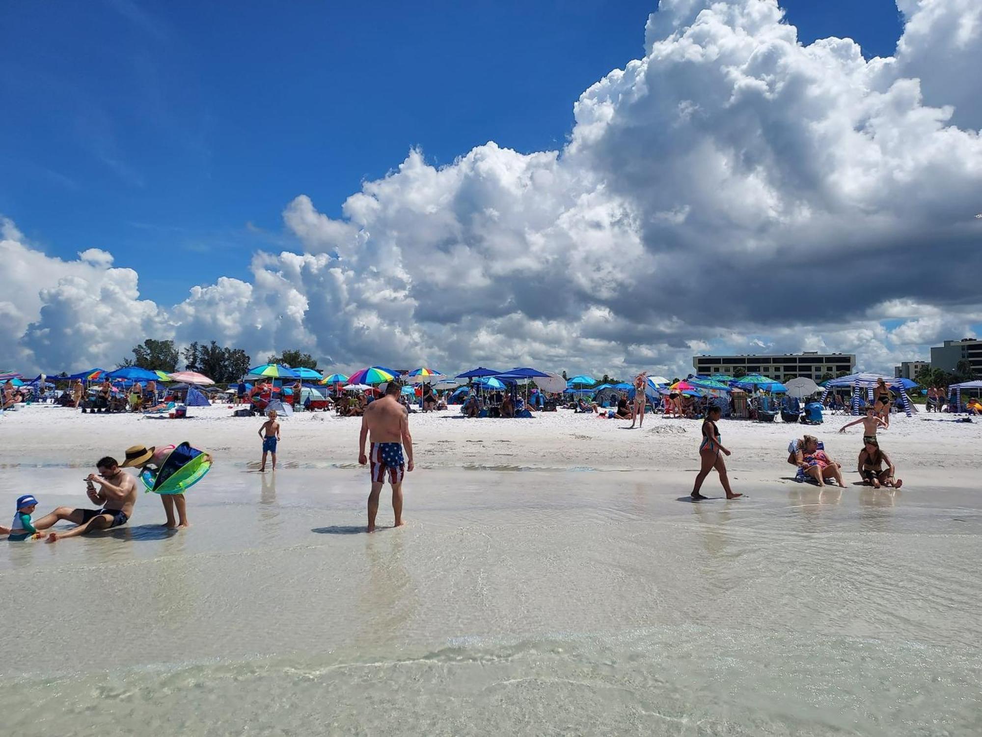 Paradise Heated Pool Near Img & Siesta Key Holiday home *