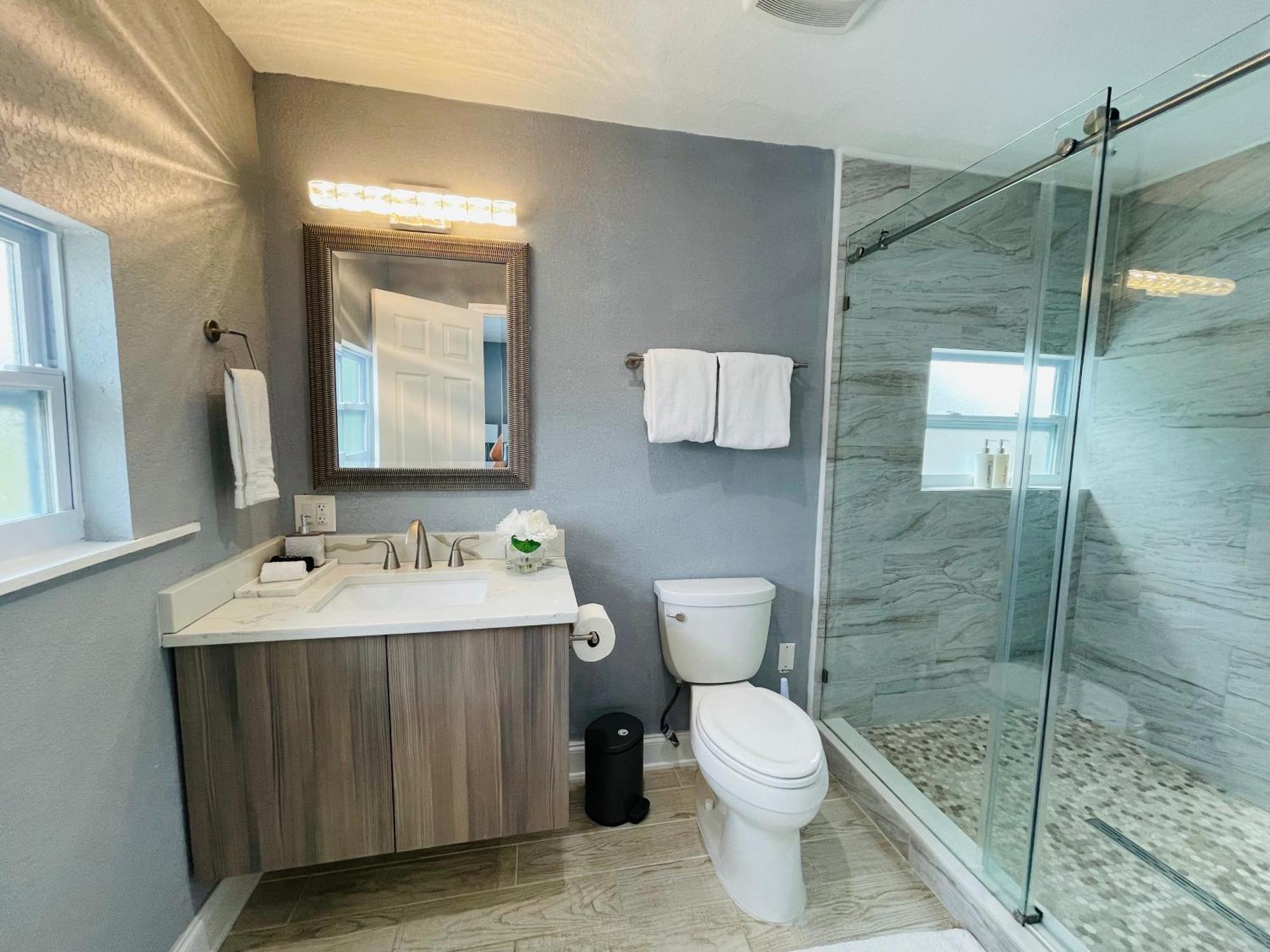 Paradise Heated Pool Near Img & Siesta Key Holiday home *