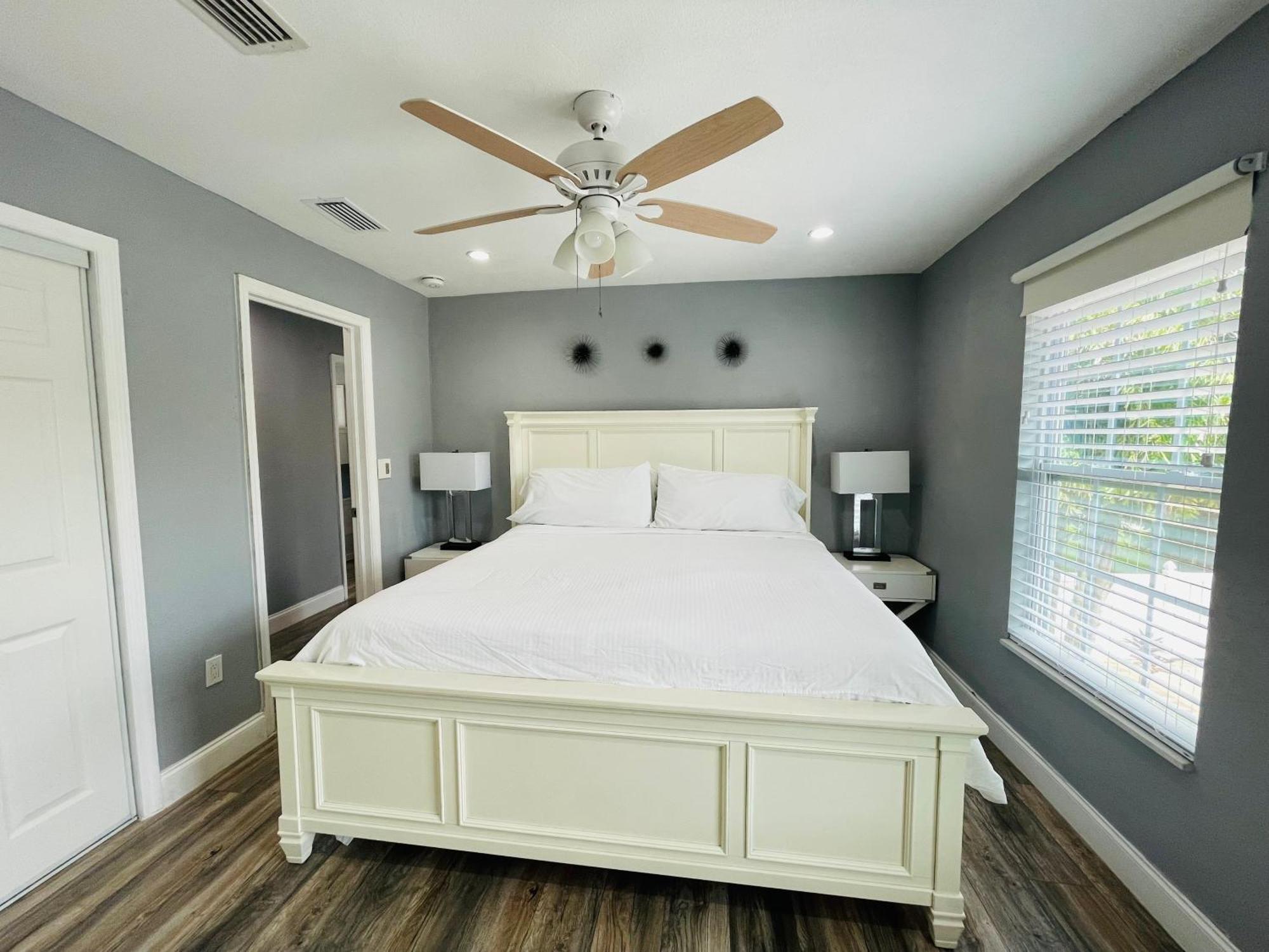 Holiday home Paradise Heated Pool Near Img & Siesta Key
