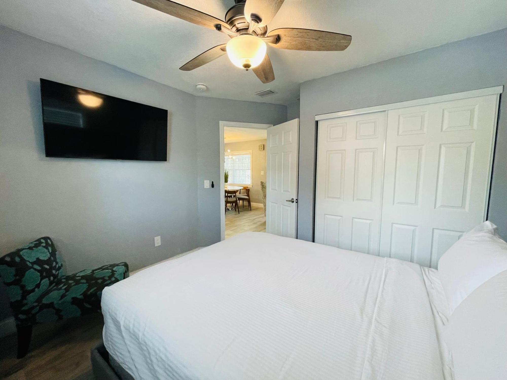 Paradise Heated Pool Near Img & Siesta Key
