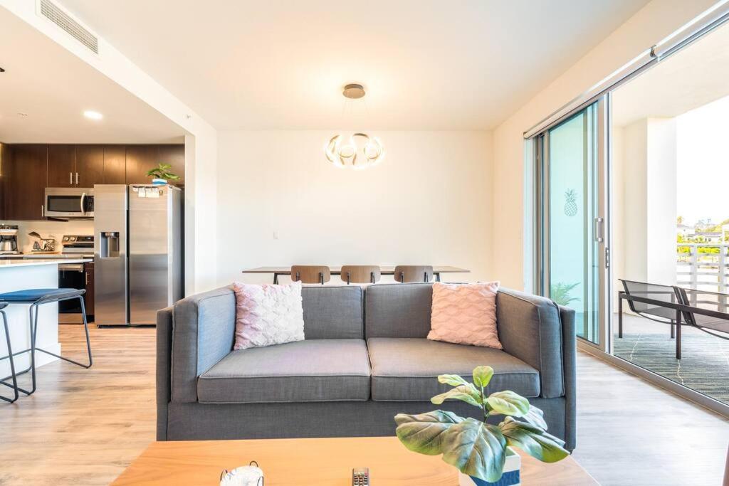 Waterside Retreat: Modern 2br, Mins To & *