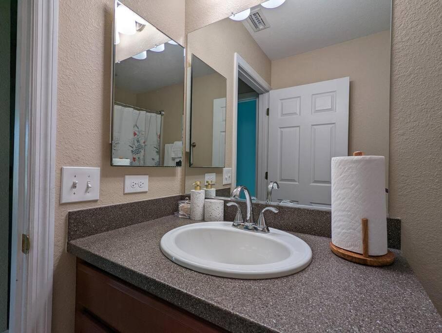 3bed & 2bath Couple Minutes From Siesta Key & Downtown Holiday home Sarasota