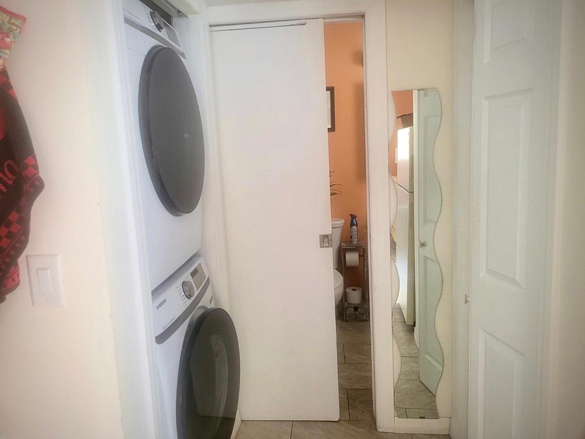Apartment ~ Cozy In-law Close To Siesta Key ~ *