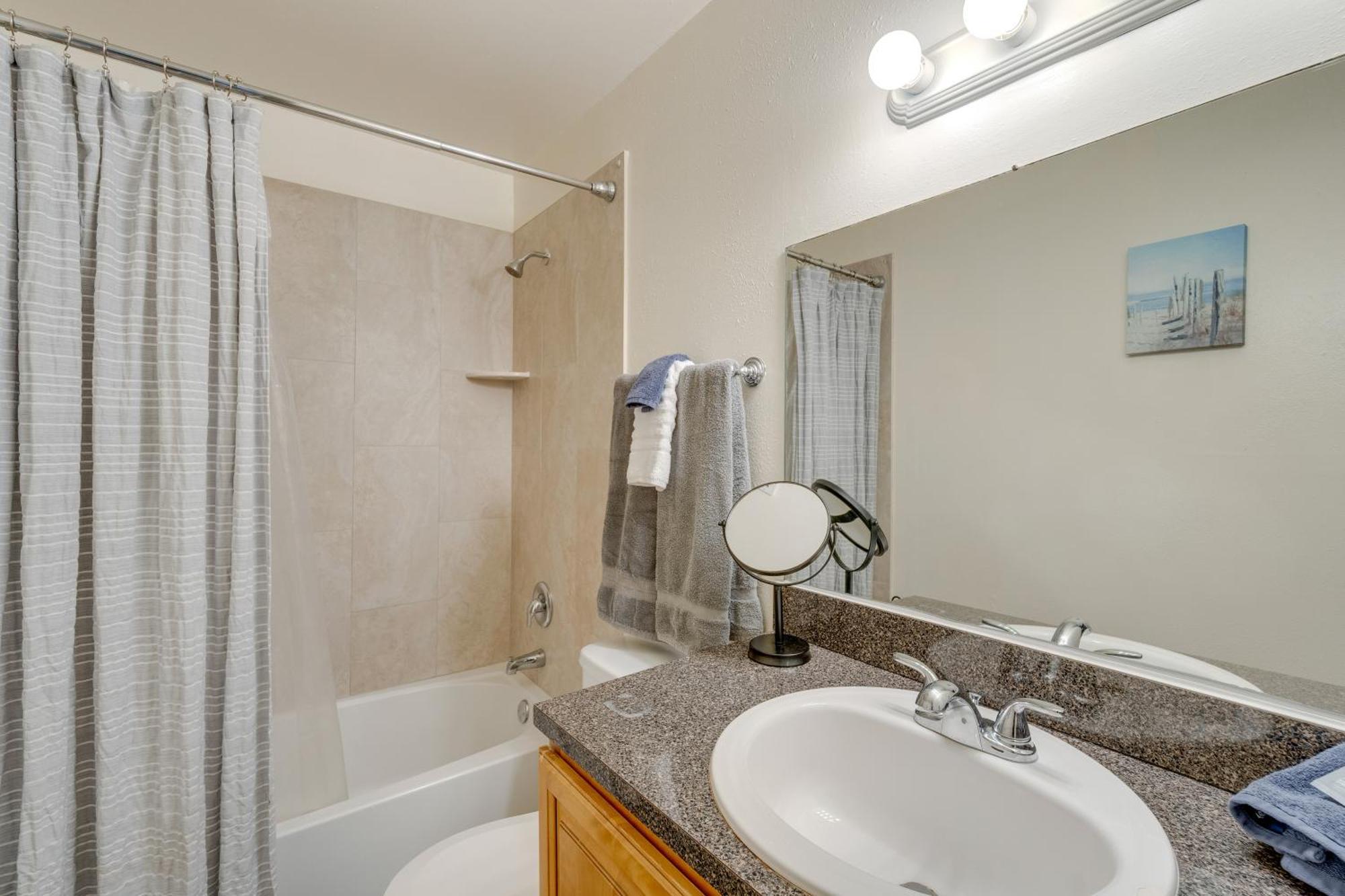 Updated Sienna Park - 4 Miles To Siesta Key! Apartment *