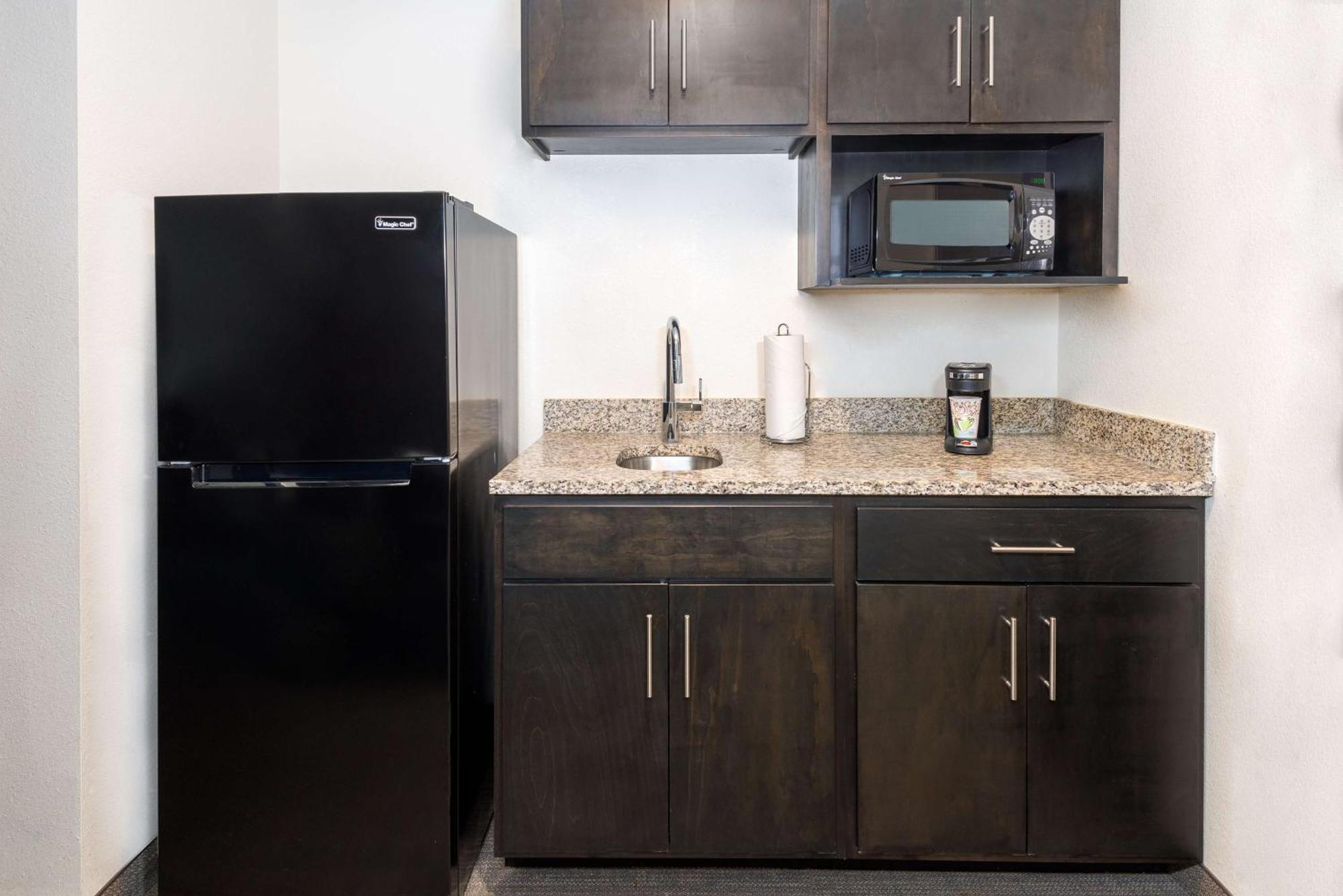 Hotel Magnolia Pointe; Bw Signature Collection
