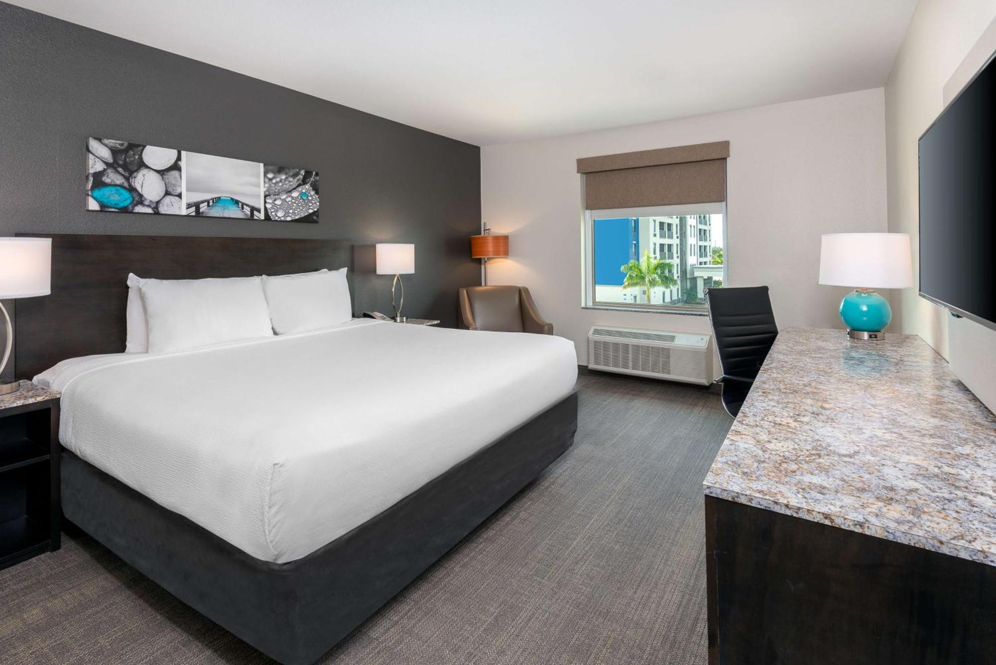 Magnolia Pointe; Bw Signature Collection Sarasota