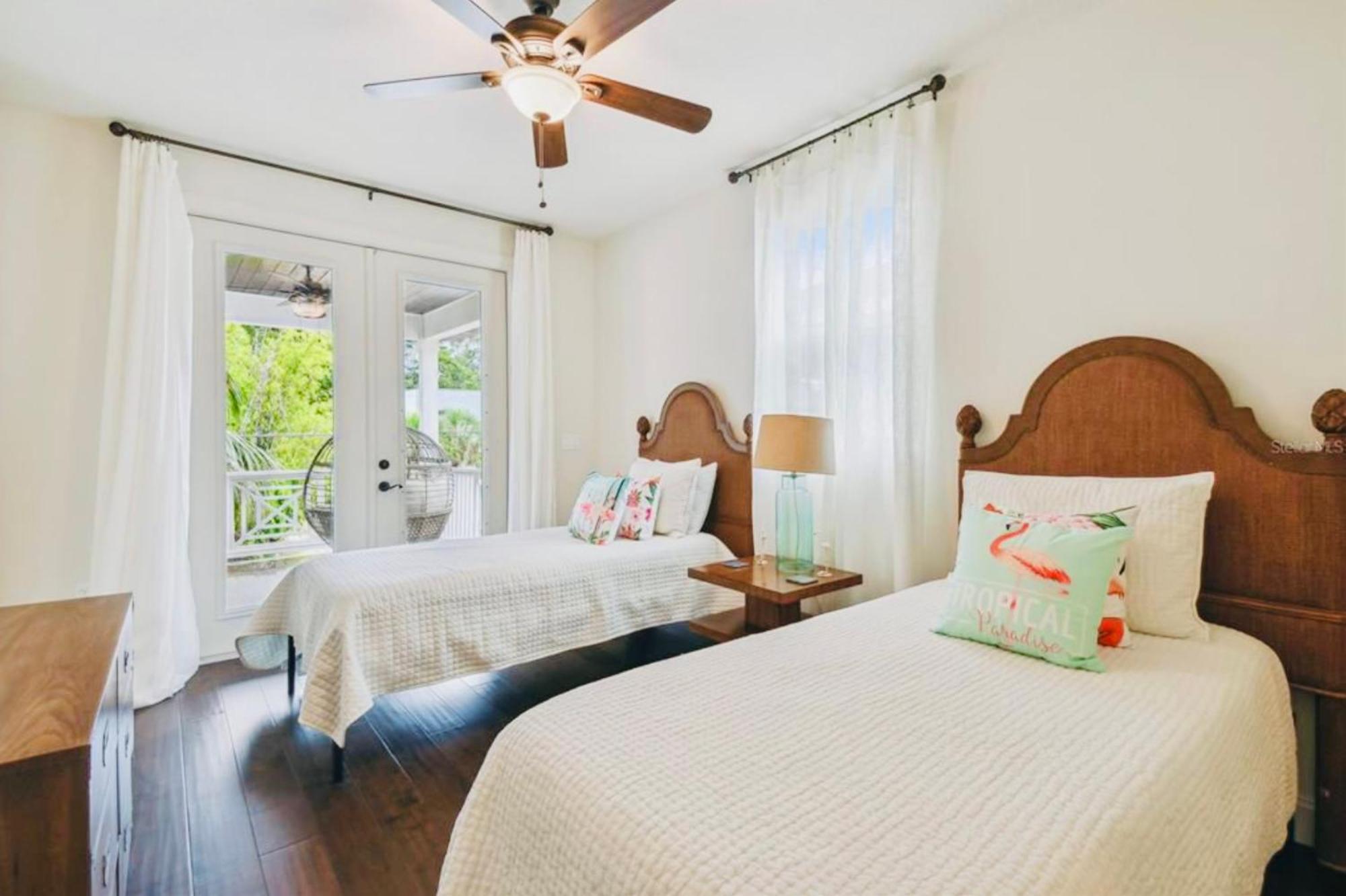 Downtown Pet-friendly @ The Park Home-635 Holiday home *