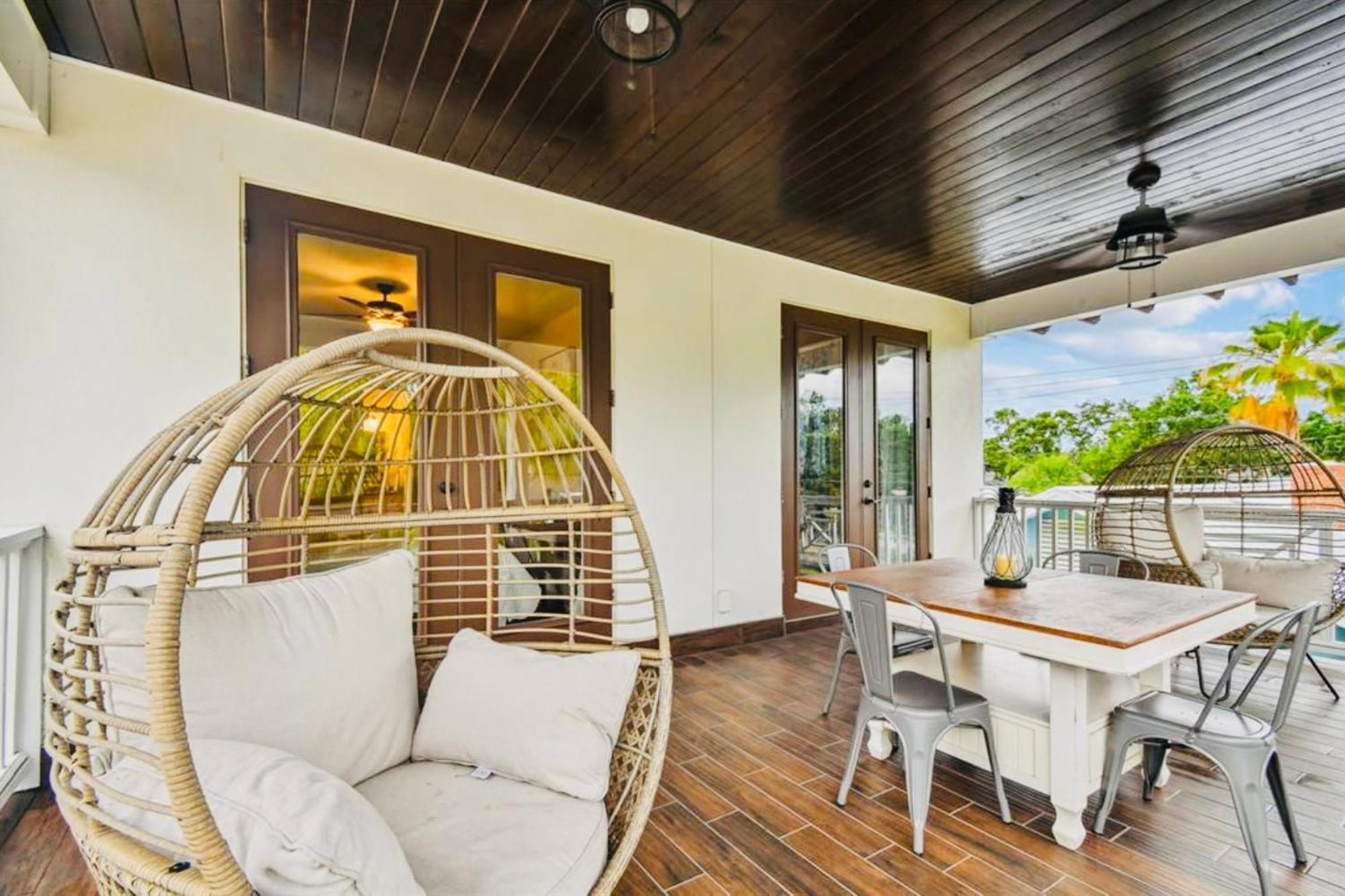 Downtown Pet-friendly @ The Park Home-635 Holiday home Sarasota
