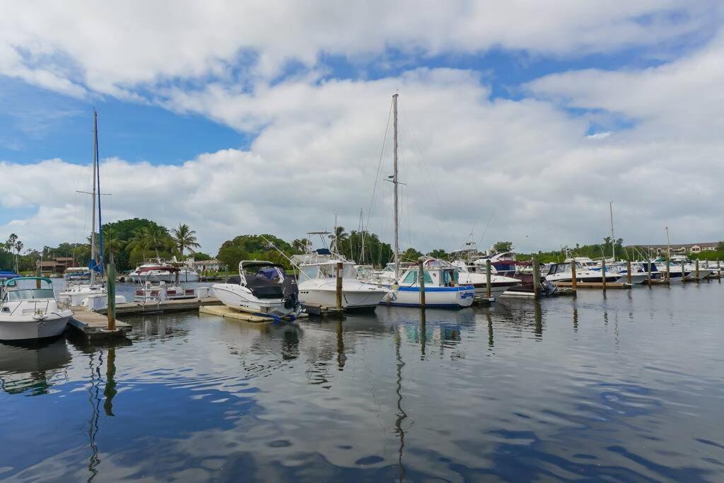 Brand-new Waterfront-pool, Tiki Bar, Gym * Sarasota