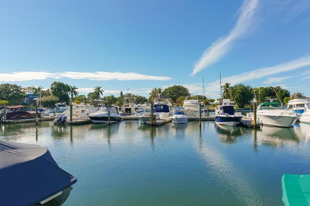 Brand-new Waterfront-pool, Tiki Bar, Gym * Sarasota