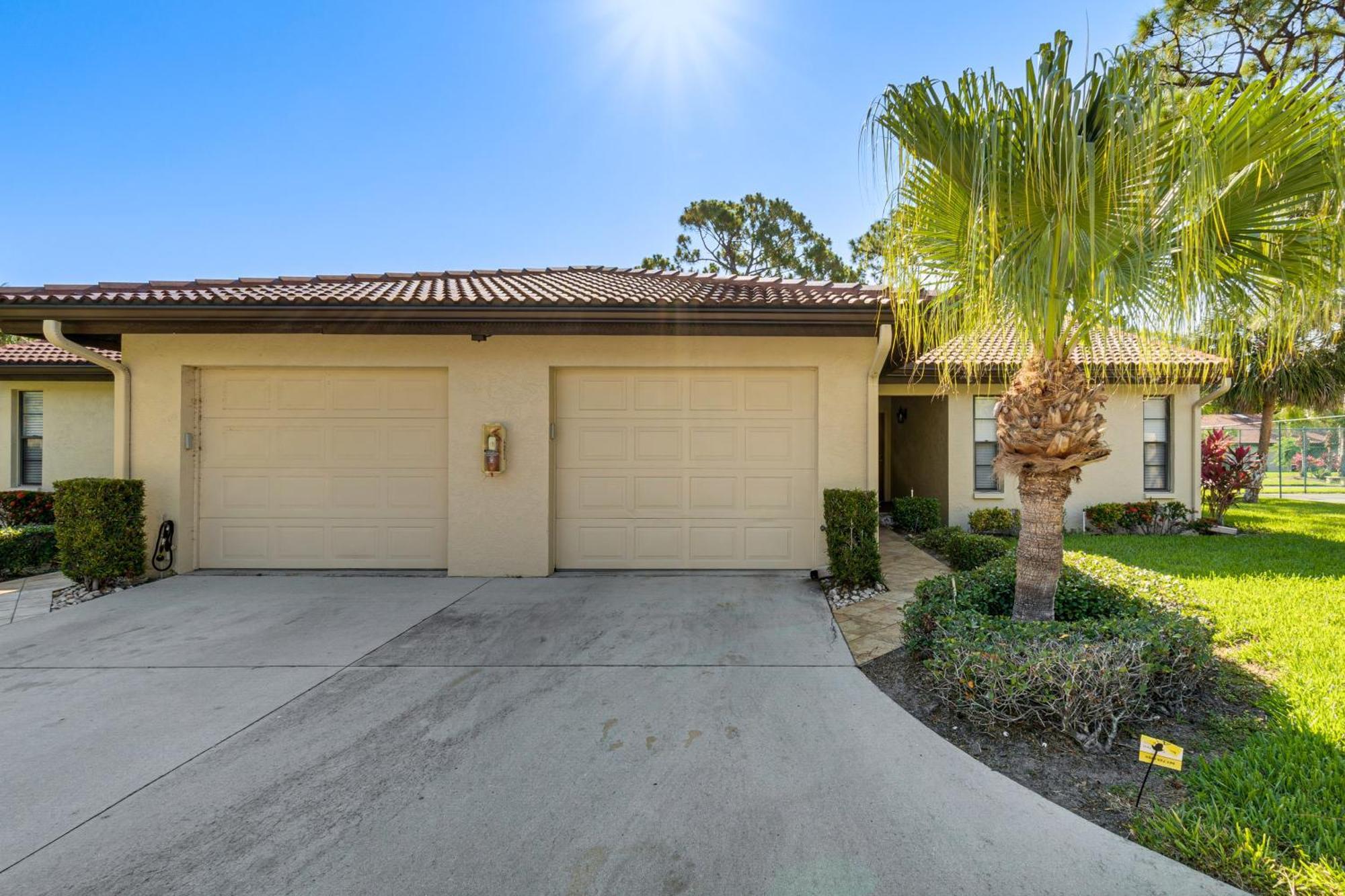 With Pool Access About 4 Mi To Beach! Villa