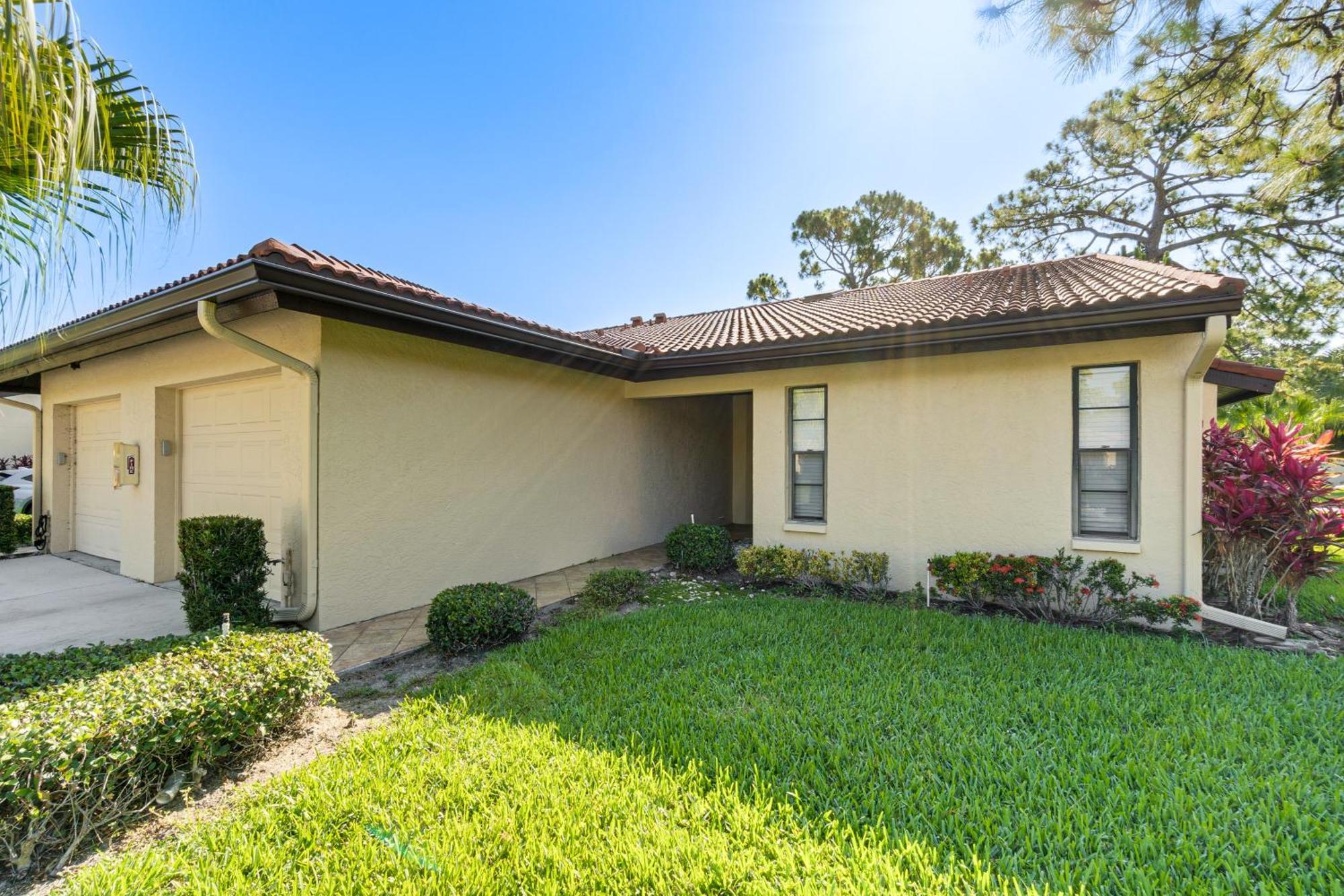 With Pool Access About 4 Mi To Beach! *